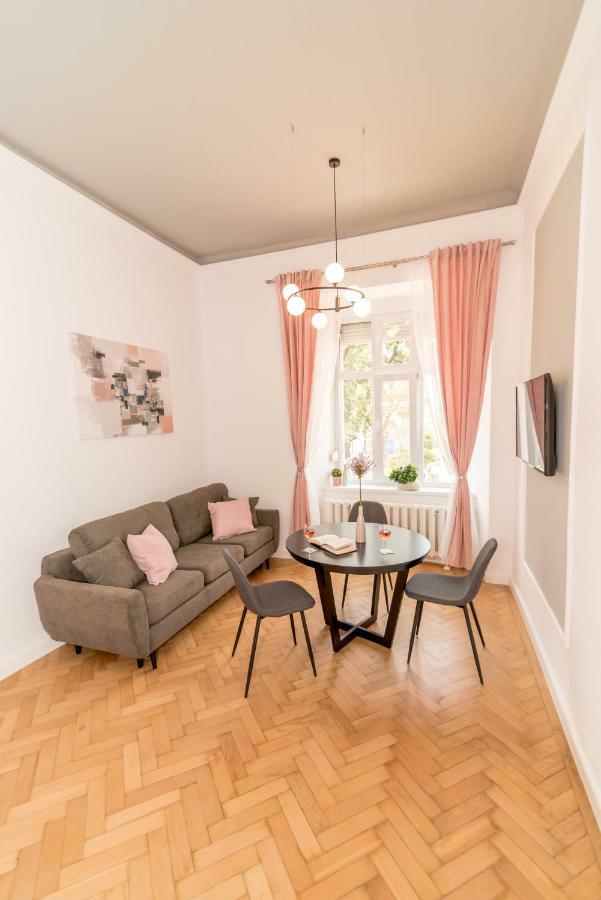 Central Premium Suites Timisoara Luaran gambar