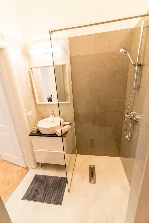 Central Premium Suites Timisoara Luaran gambar